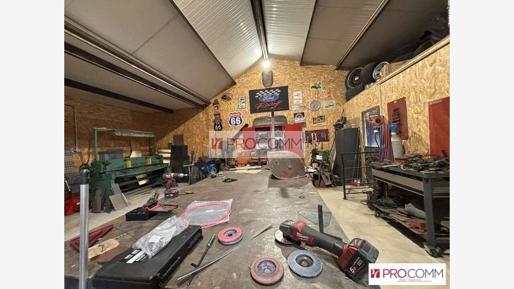 Local d'activité 147m² à vendre à Morancez