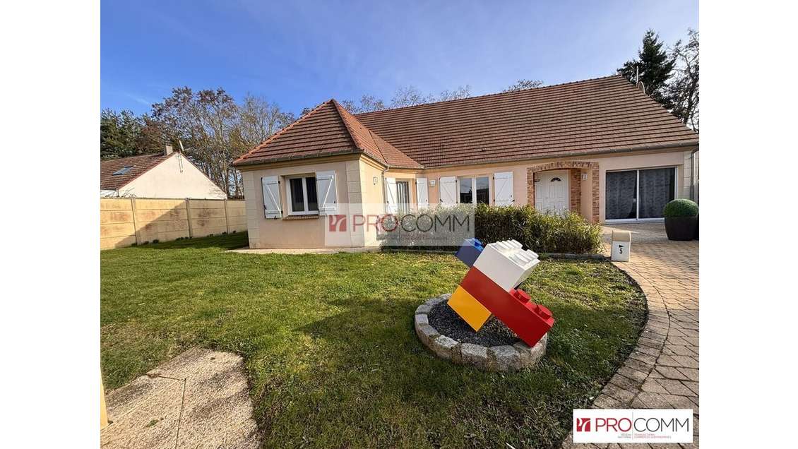 Local d'activité 147m² à vendre à Morancez 