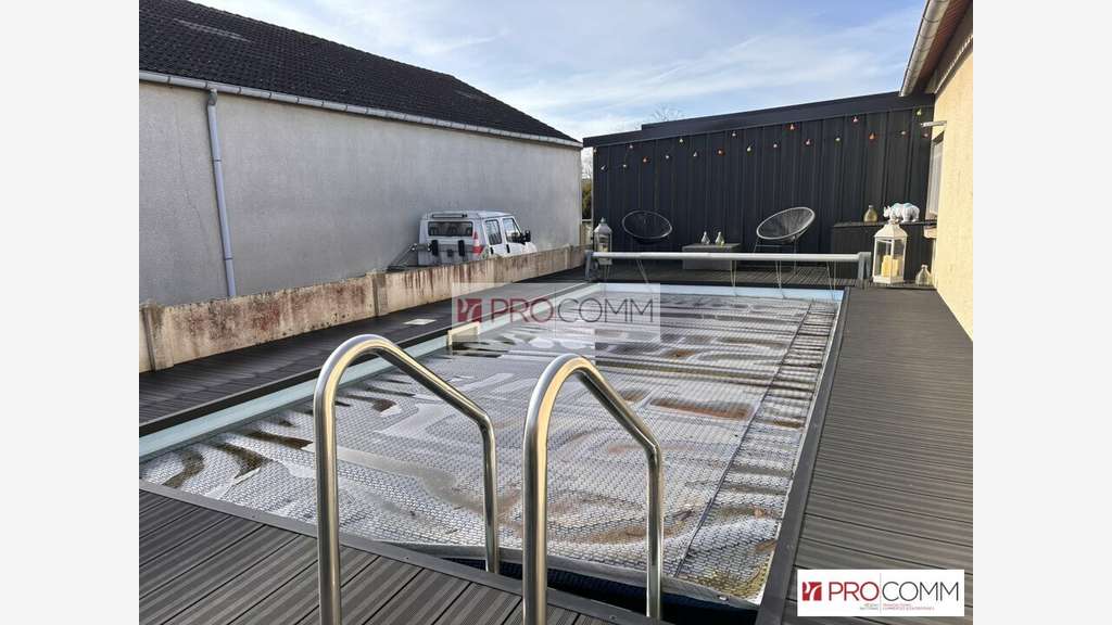 Local d'activité 147m² à vendre à Morancez