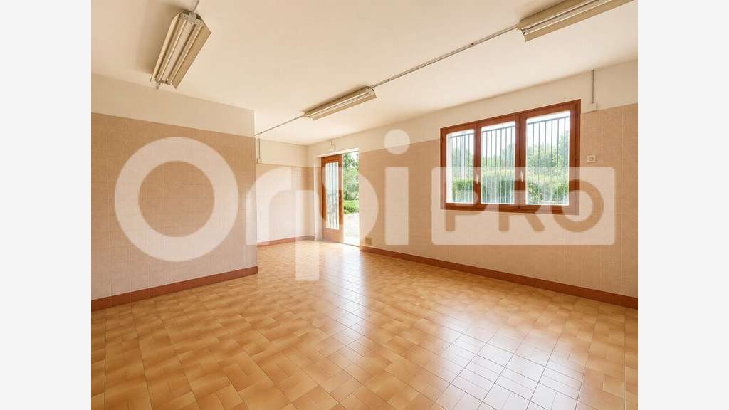 Local d'activité de 164m² à vendre à Morangis