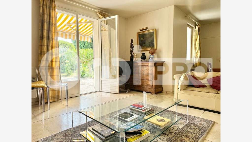 Local d'activité de 164m² à vendre à Morangis