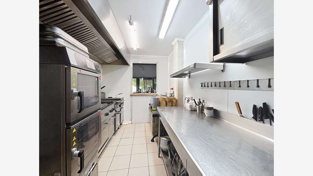 AV murs commerciaux restaurant 2 terrasses Moussac