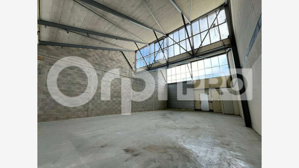 Local d'activité de 113m² à vendre à Nangis