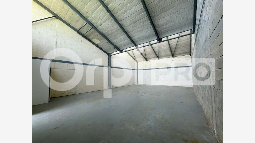 Local d'activité de 113m² à vendre à Nangis