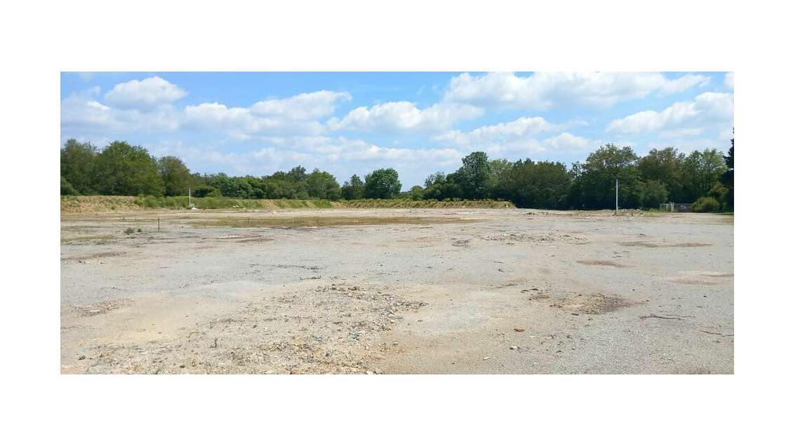 Terrain d'activités à vendre à Vigneux