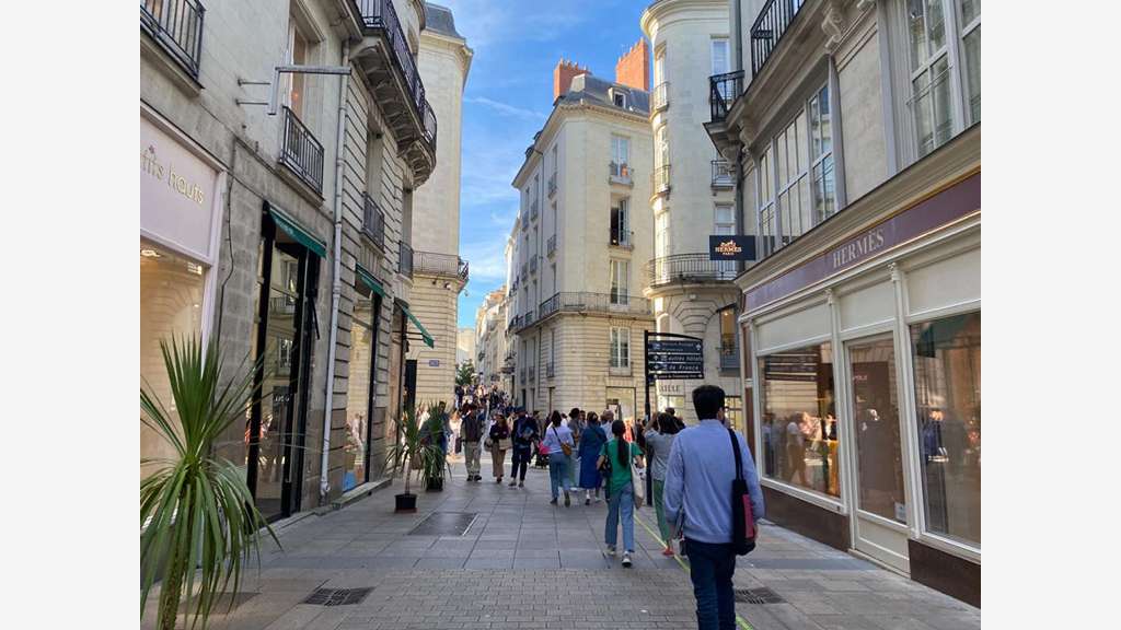 Murs commerciaux libres 87m² à vendre à Nantes