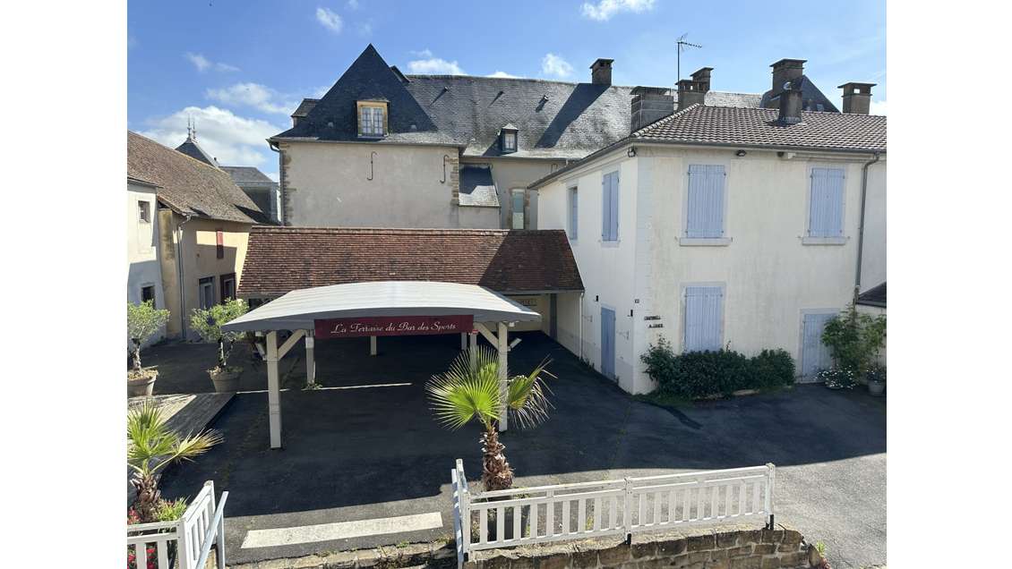 Vente ancien bar avec appartement à Navarrenx