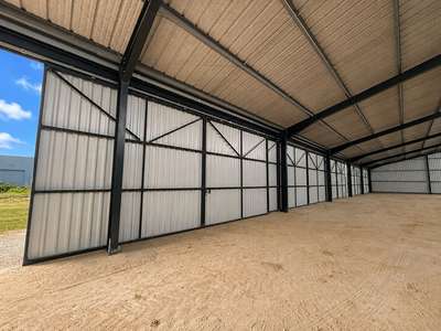 Vente Hangar artisanal de 675m² à Nesmy