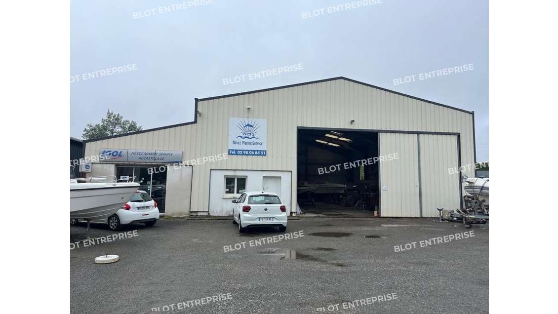 AV local d'activités 400m² sur 3859m² à Névez