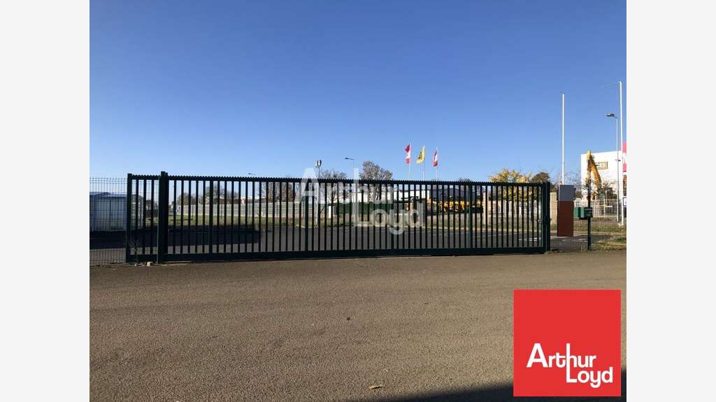 Local professionnel de 512m² à vendre à Niort