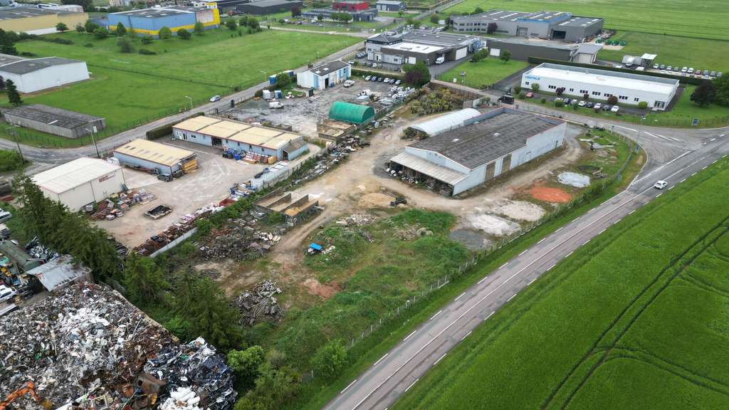 Local en monopropriété à vendre à Nogent-le-Roi