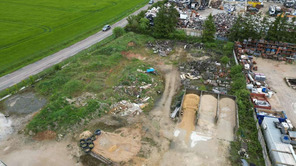 Local en monopropriété à vendre à Nogent-le-Roi