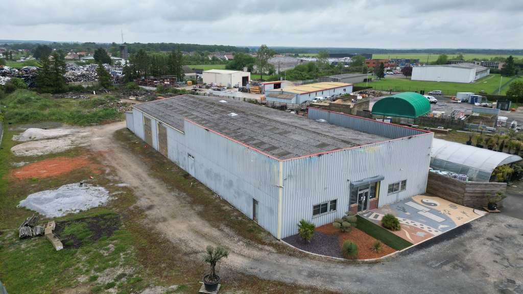 Local en monopropriété à vendre à Nogent-le-Roi