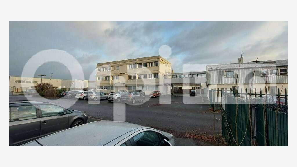 Locaux mixtes 1364m² à vendre à Nogent sur Oise