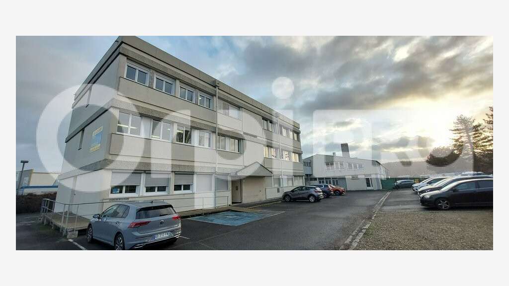 Locaux mixtes 1364m² à vendre à Nogent sur Oise