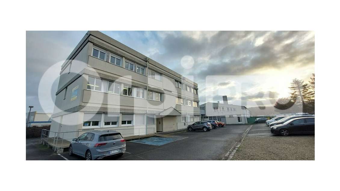 Locaux mixtes 1364m² à vendre à Nogent sur Oise