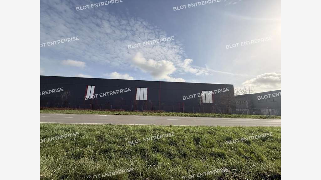 A vendre local d'activités 3190m² Noyal-Châtillon