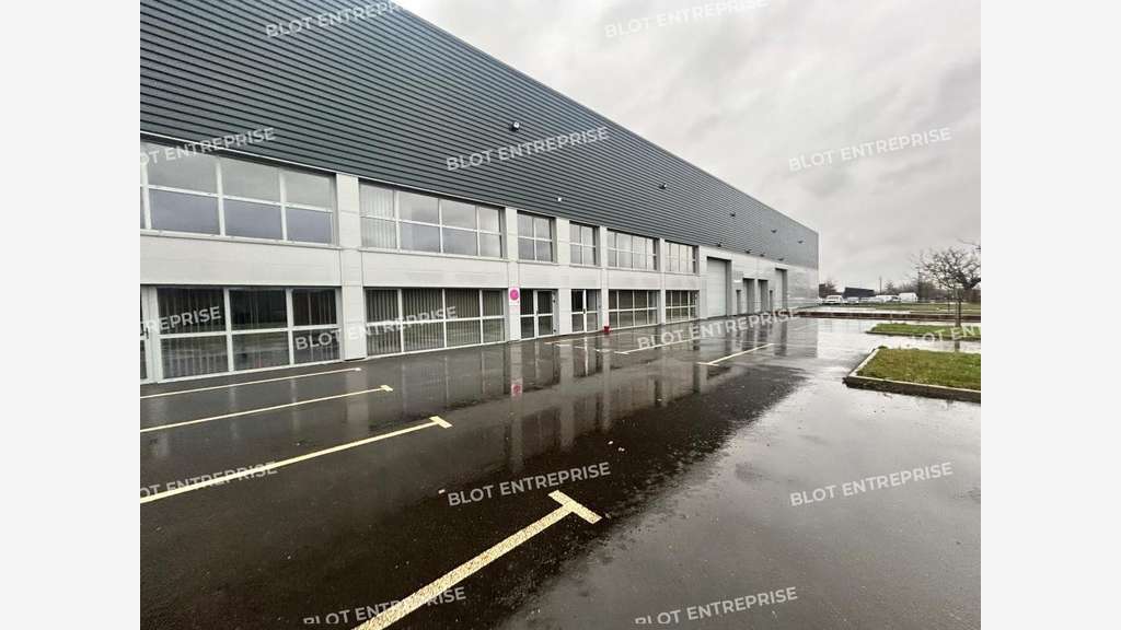 A vendre local d'activités 3190m² Noyal-Châtillon