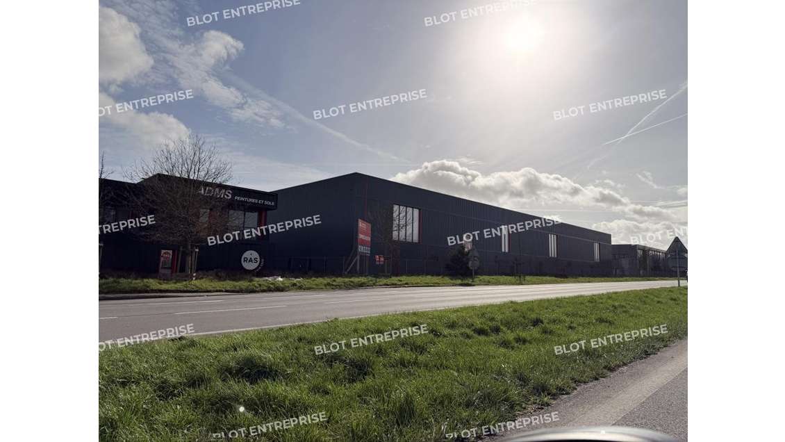 A vendre local d'activités 3190m² Noyal-Châtillon