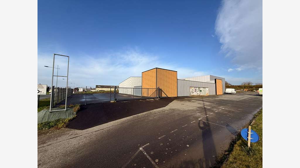 Local d'activité PAIMPOL 750 m2