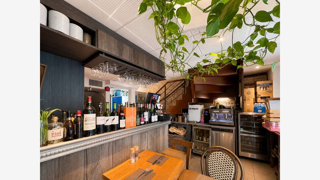 Vente murs commerciaux 75.66m² à Paris 5e