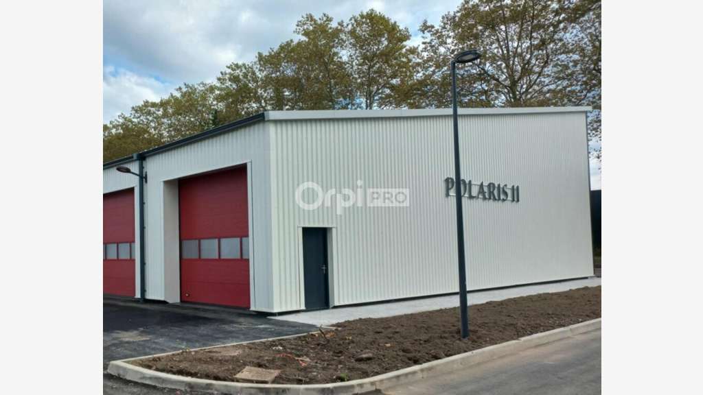 AV locaux d'activités 365m² à Pau zone artisanale