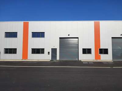 A VENDRE LOCAL ACTIVITES NEUF DE 330 m² env. -