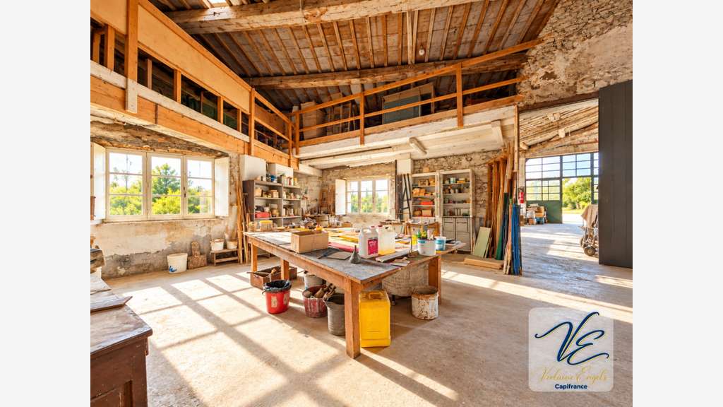 Atelier en pierre à vendre à Pépieux 233m²  
