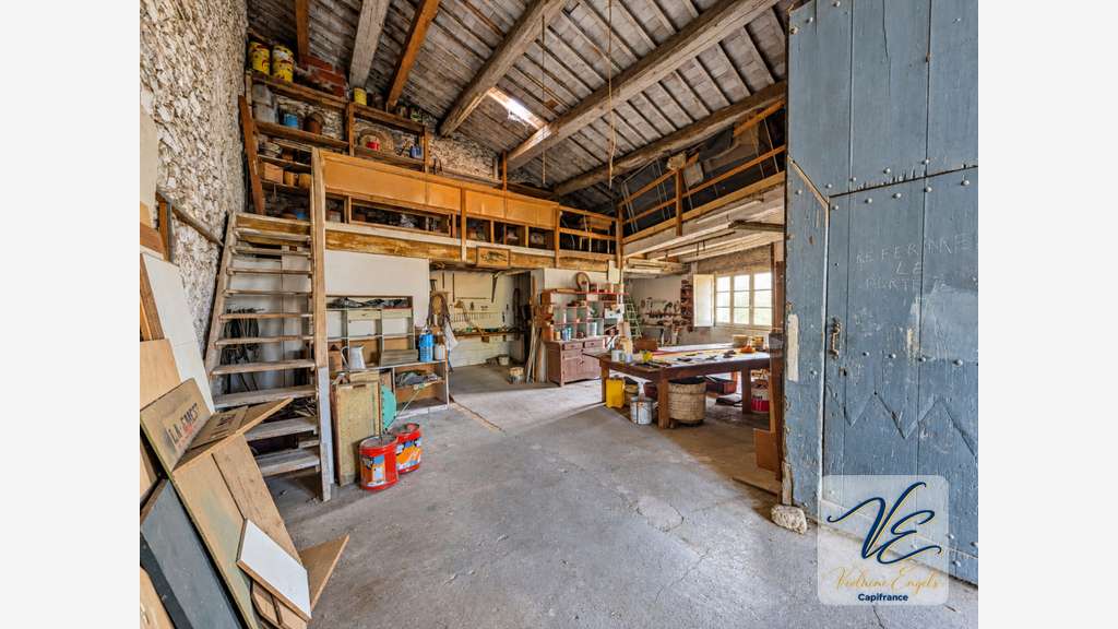 Atelier en pierre à vendre à Pépieux 233m²  