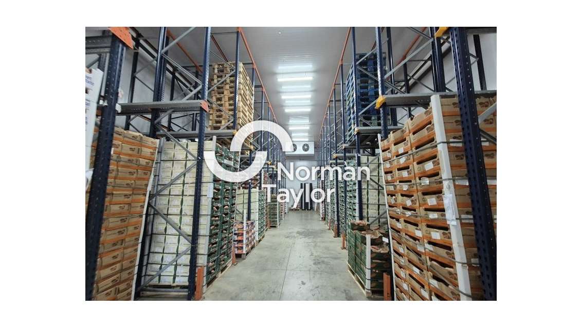 Entrepôt frigorifique 1571m² à vendre à Perpignan