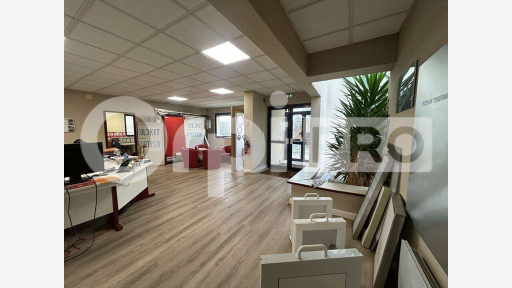 Local d'activité à vendre à Peyrat-le-Château
