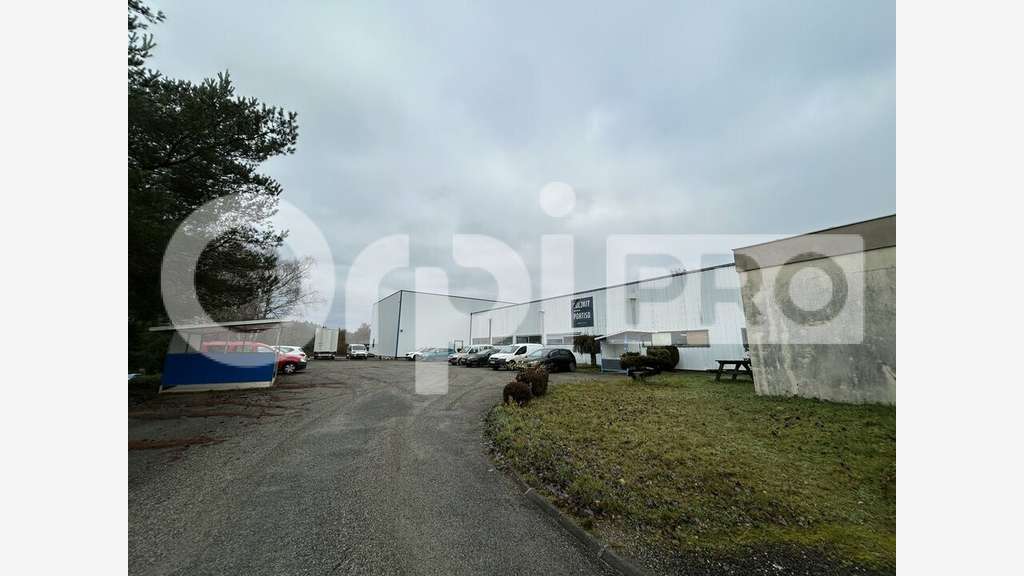 Local d'activité à vendre à Peyrat-le-Château