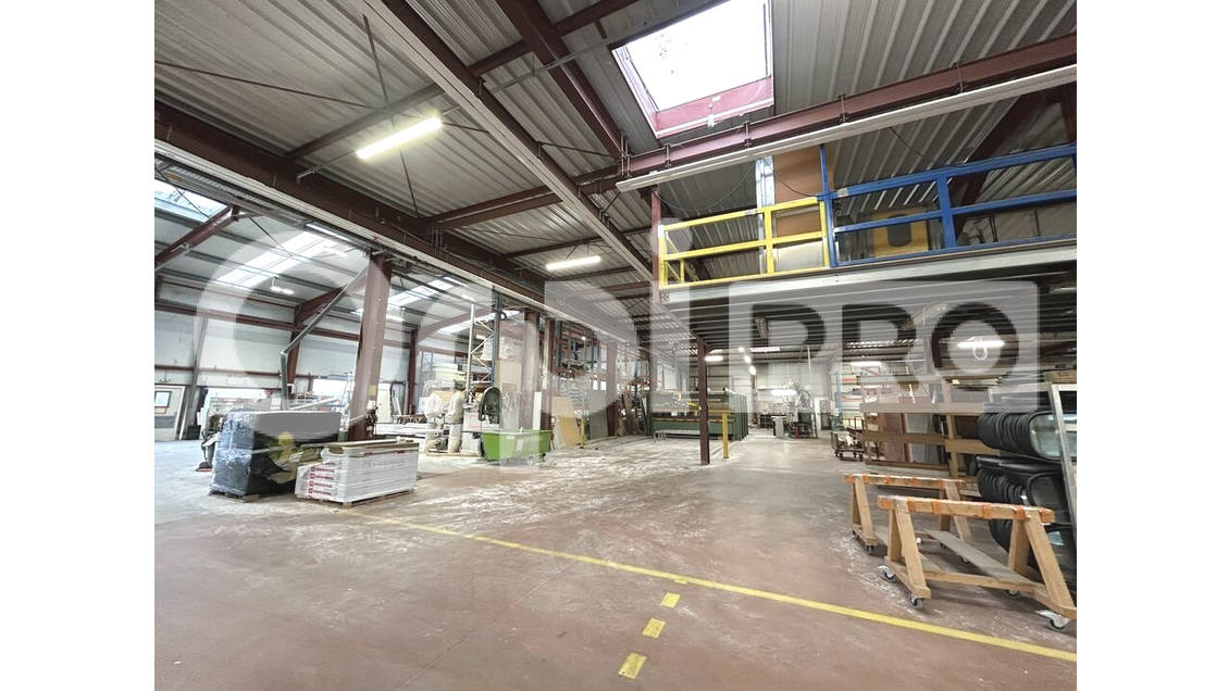 Local d'activité à vendre à Peyrat-le-Château