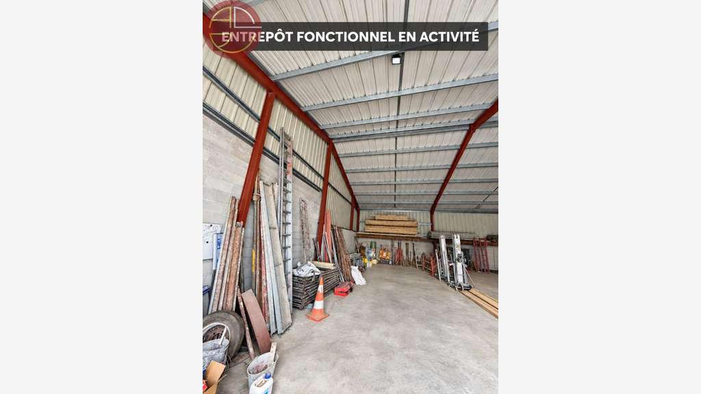 Entrepôt à vendre de 450 m² avec terrain et accès
