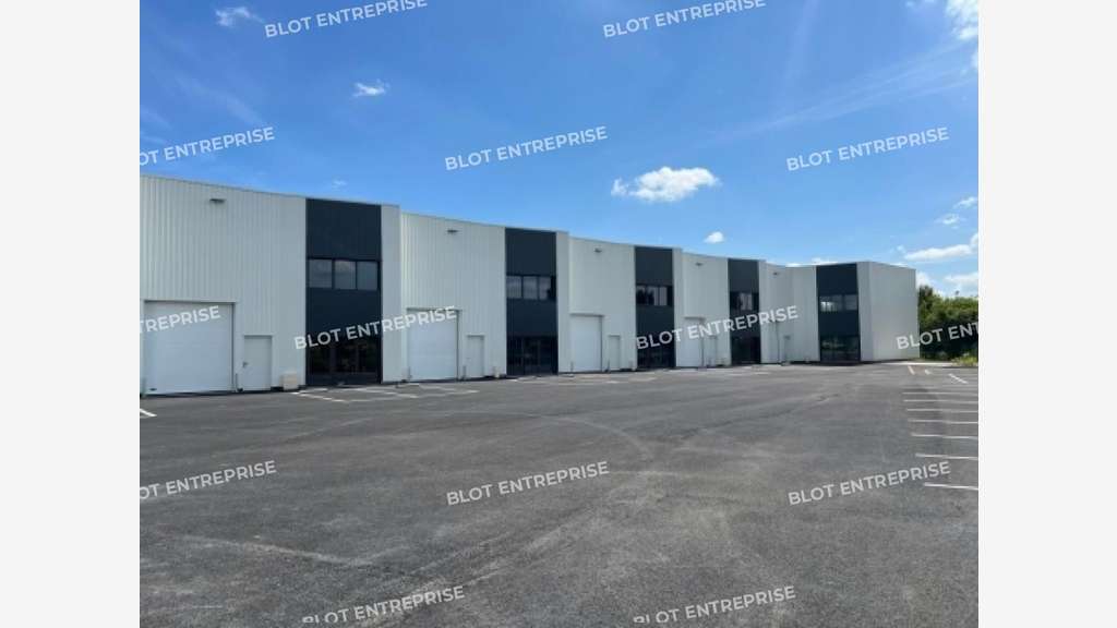 A vendre local d'activités de 195m² à Pleumeleuc