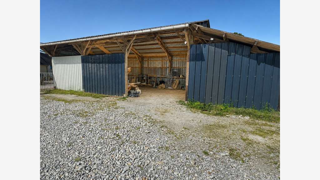 Local et hangar de stockage à vendre à Ploërmel