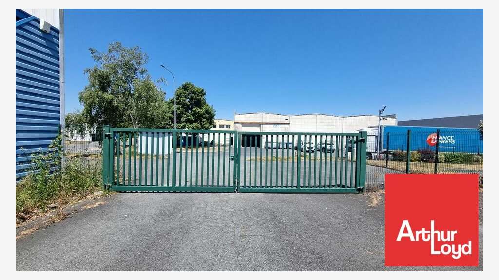 Vente local d'activité 1539m² Poitiers République