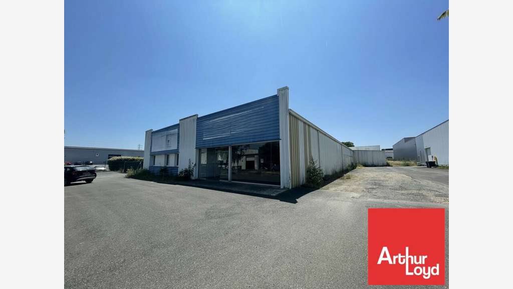 Vente local d'activité 1539m² Poitiers République