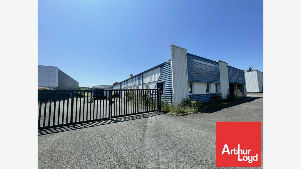 Vente local d'activité 1539m² Poitiers République