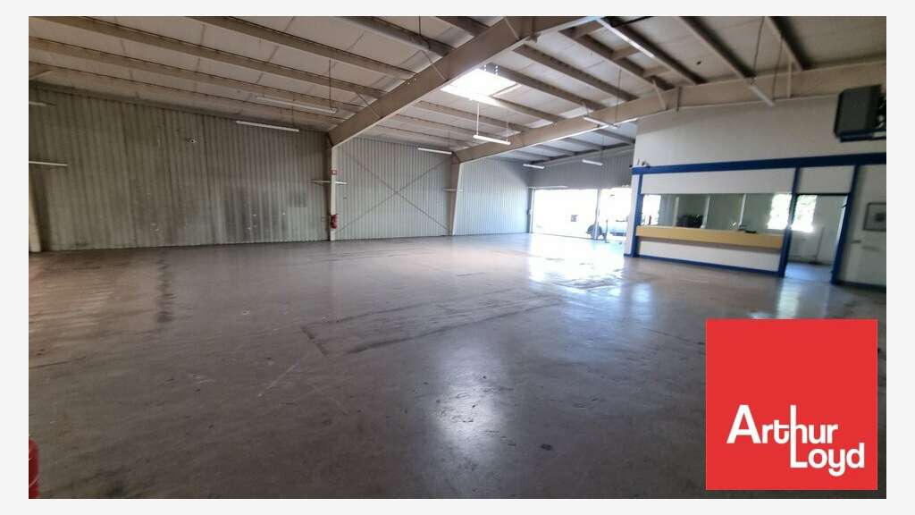 Vente local d'activité 1539m² Poitiers République