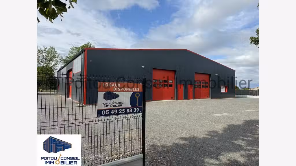 Local d'activité de 350m² à vendre à Pompaire