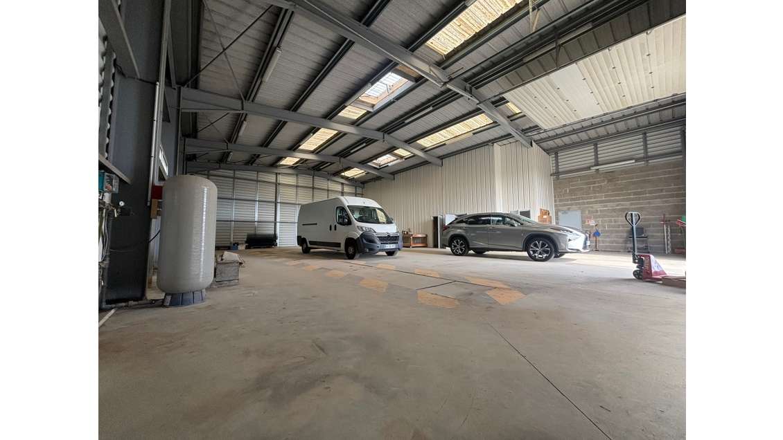 Vente local d'activité 440m² secteur Pont-l'Abbé
