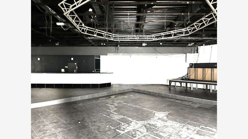 AV local 550m² parcelle 4660m² Portes les Valence