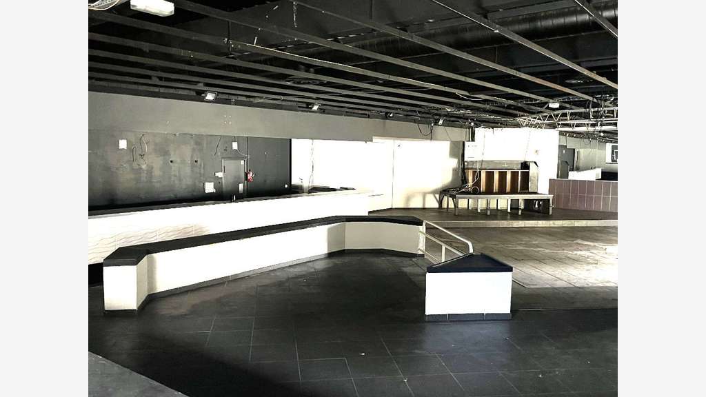 AV local 550m² parcelle 4660m² Portes les Valence