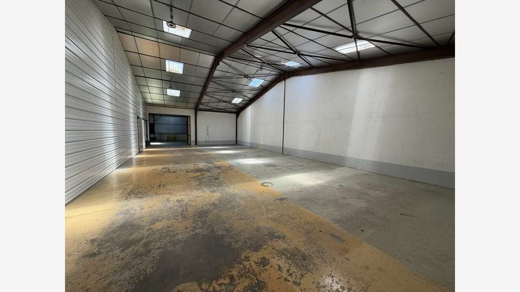 Local d'activité 1050m² à vendre Valence ZA Sud 