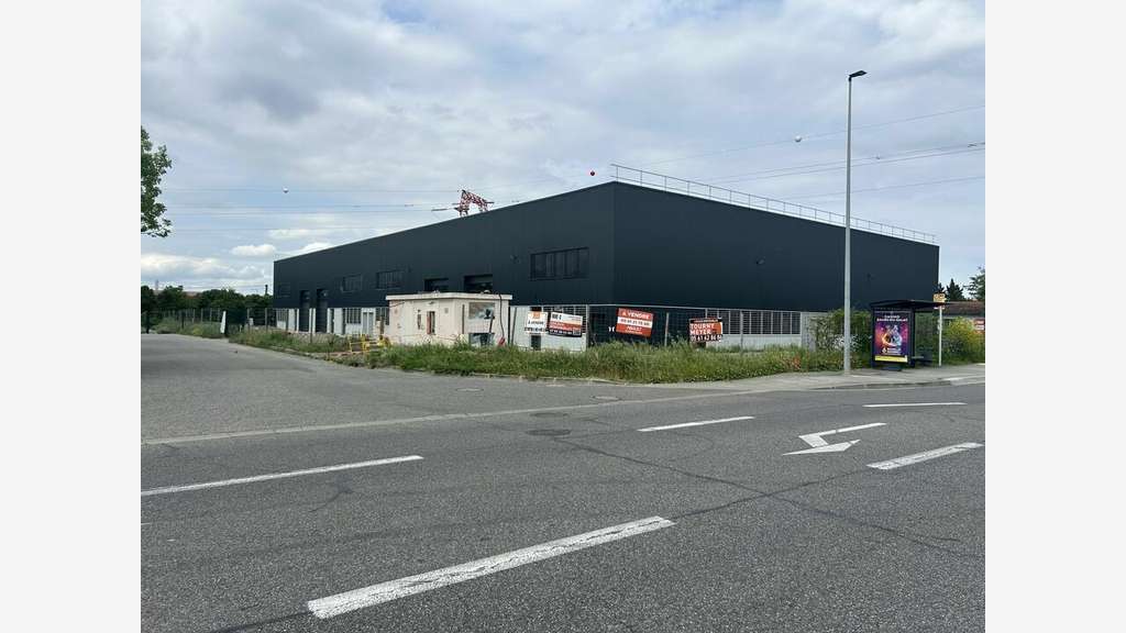 Vente local d'activité 2268m² à Portet-sur-Garonne