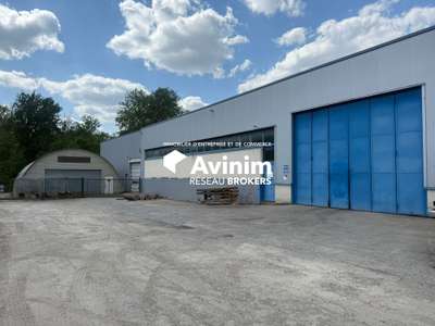 Entrepôt 1850m² sur 2500m² à vendre à Presles