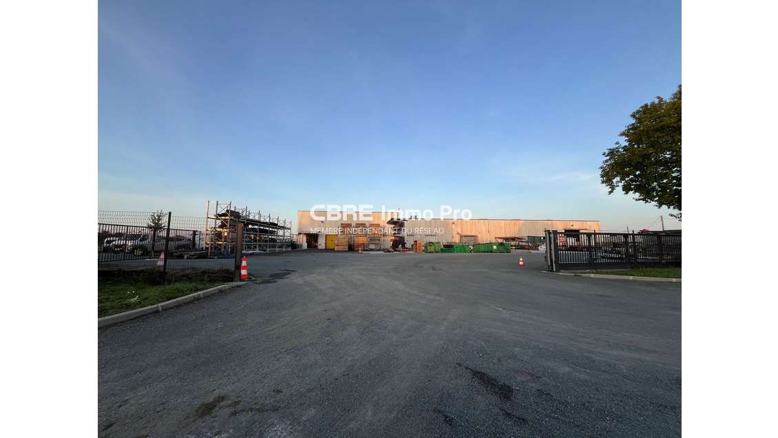 Investissement local activité loué Prin Deyrançon