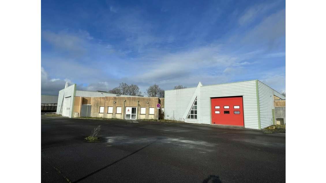 A vendre local activité sur 6237m² à Questembert
