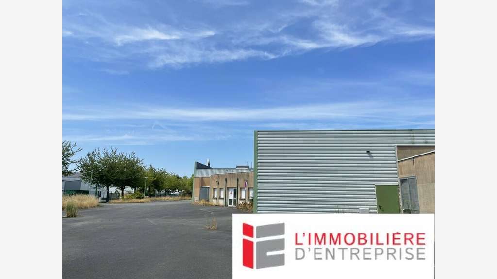 A vendre local activité sur 6237m² à Questembert
